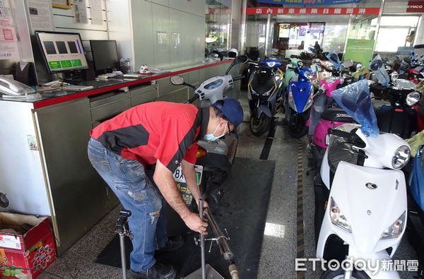 ▲線上申請機車定檢E化通知。（圖／記者楊漢聲翻攝）