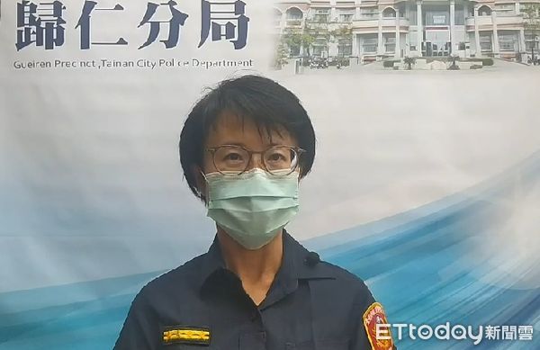 ▲台南市警歸仁分局副分局長徐百瑄指出，警方已積極調閱附近監視系統，追查當事人身分，以遏阻「裸拍」歪風，也請民眾勿散布分享他人，以免觸犯妨害風化罪嫌。（圖／記者林悅翻攝，下同）