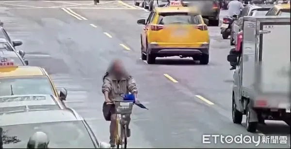 ▲松山警方緊急逮捕涉嫌多起襲胸案件的熊姓犯嫌。（圖／記者張君豪翻攝）