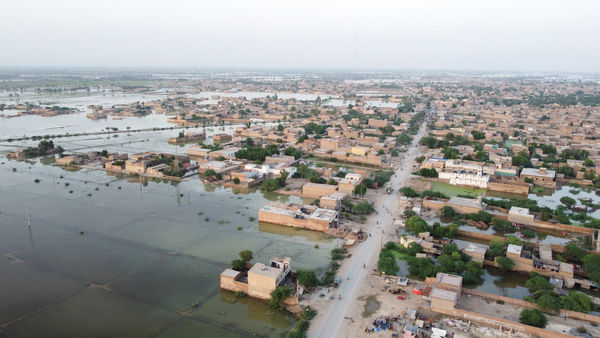 ▲▼巴基斯坦空前大洪水已近1500人喪生。（圖／路透）