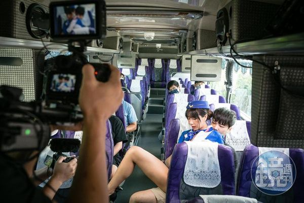 想要當AV男優並不簡單，必須在眾目睽睽之下能硬得起來。