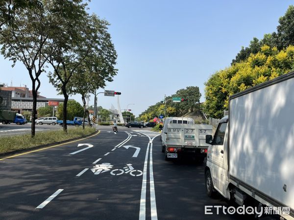 ▲台南東區裕義路及仁德文德路完成路平改善，讓民眾不會再有道路「咬輪」的感覺了。（圖／記者林悅翻攝，下同）