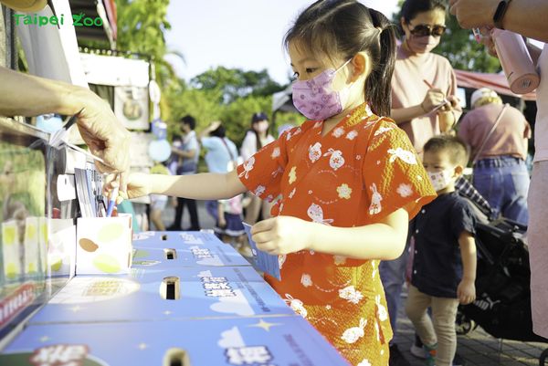 ▲▼動物園丹頂鶴寶寶票選命名為「哩鶴」　3個月大即將和民眾見面。（圖／台北市立動物園提供）