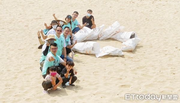 ▲民眾黨墾丁南灣淨灘             。（圖／民眾黨屏東縣黨部提供，下同）