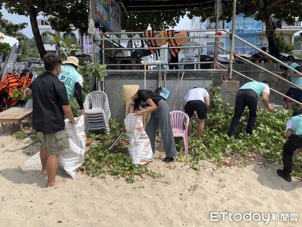 ▲民眾黨墾丁南灣淨灘             。（圖／民眾黨屏東縣黨部提供，下同）