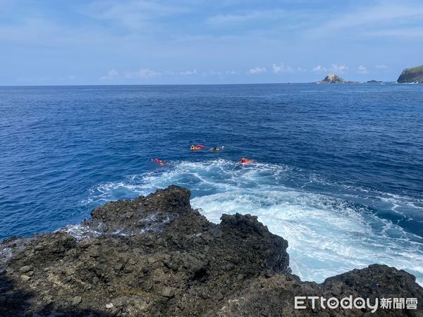 ▲▼        綠島釣客落海，送醫搶救不治     。（圖／記者楊漢聲翻攝）