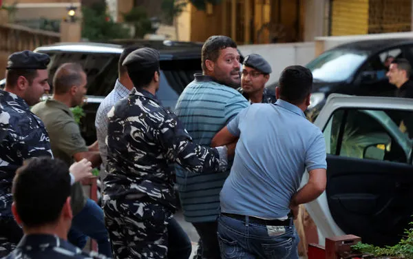 ▲▼黎巴嫩7名孩子的父親斯利姆（Jawad Slim）不惜持槍搶銀行，只為了領出自己的畢生積蓄。（圖／路透）