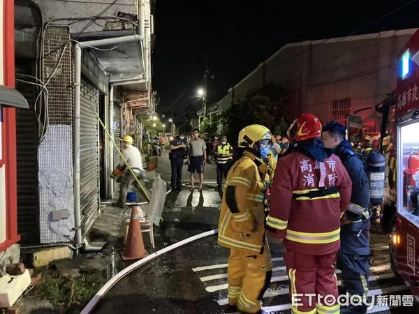 ▲▼高雄市茄萣區一棟民宅暗夜驚傳惡火，一對男女被救出。（圖／記者許宥孺翻攝）