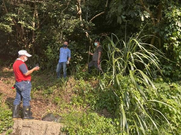 ▲分秒必爭向天搏命警消搜山緊急救援