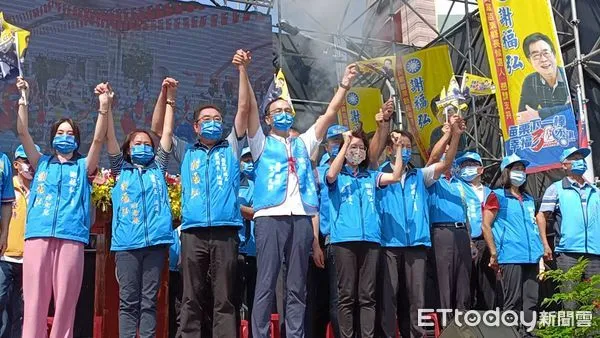 ▲▼謝福弘參選苗栗縣長18日成立競選總部，朱立倫及2名前縣長出席力挺，卻未見同黨現任縣長徐耀昌。（圖／記者蔡文淵攝）