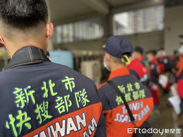 ▲▼ 新北消防局特搜隊前往東部支援 。（圖／記者戴上容翻攝）