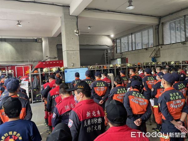 ▲▼ 新北消防局特搜隊前往東部支援 。（圖／記者戴上容翻攝）