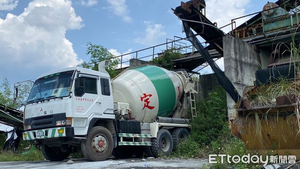 ▲▼918強震，花蓮玉里水泥廠工人死亡現場。（圖／記者游宗樺攝）