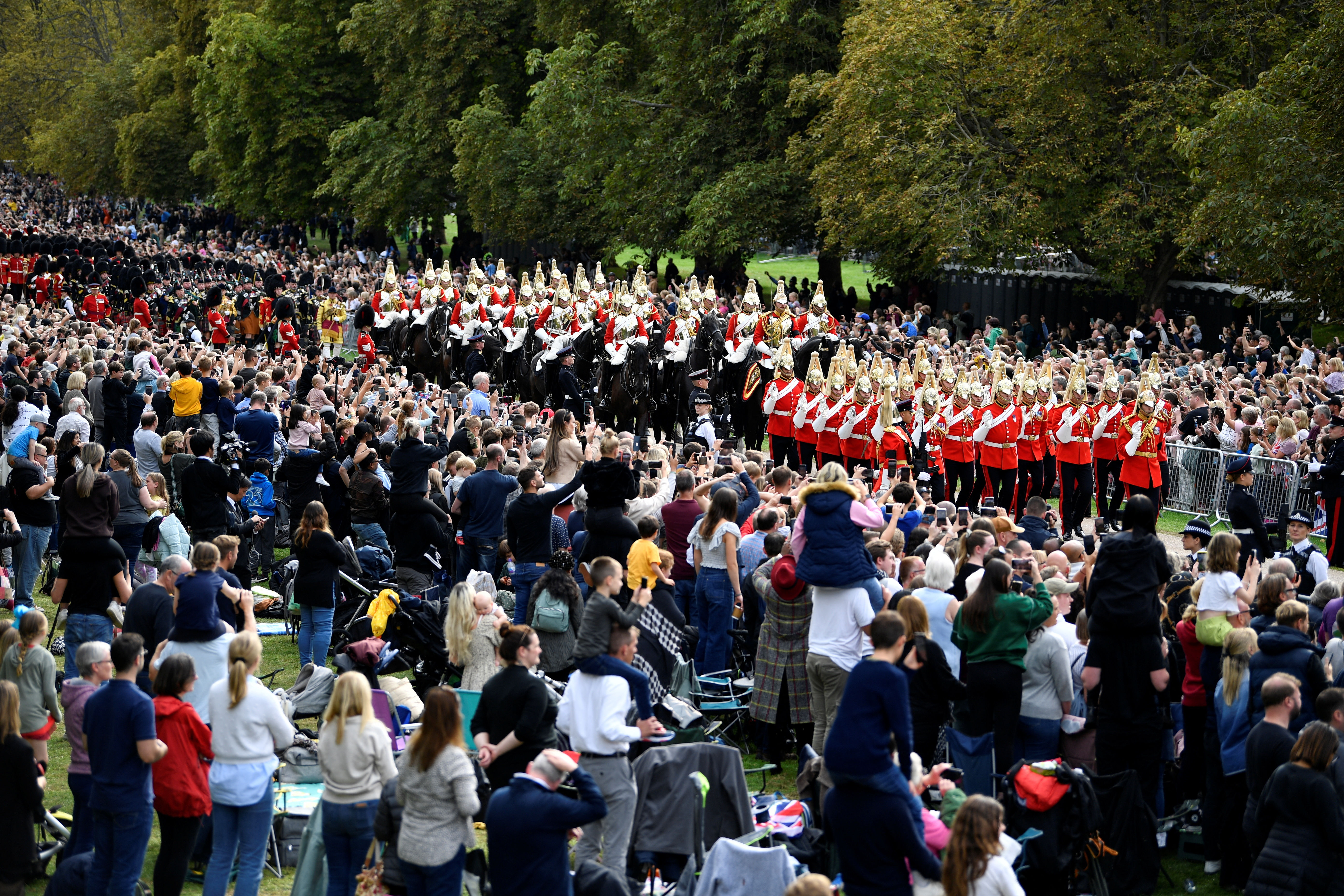▲▼ 倫敦當局估計將近100萬人來到首都街頭，觀看女王國葬。（圖／路透）