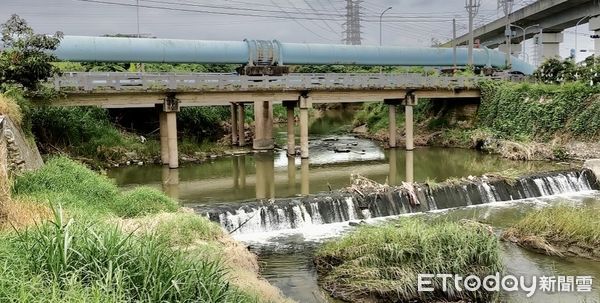 ▲台南市長黃偉哲超部署，責請工務局對全市164座40年以上橋樑進行特別檢測。（圖／記者林悅翻攝，下同）
