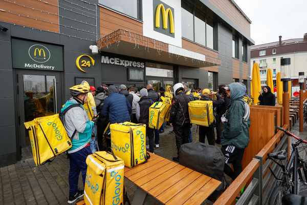 ▲▼烏克蘭首都基輔3間麥當勞暌違近7個月重新開張。（圖／路透）