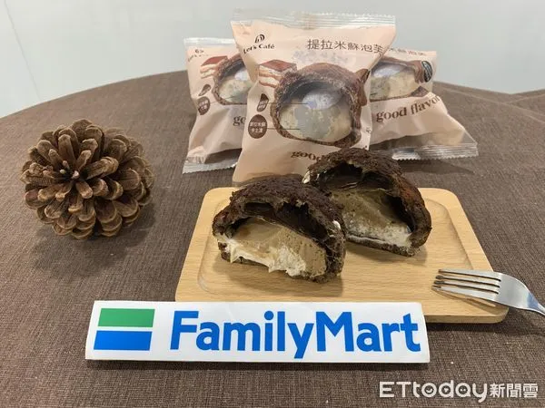 ▲▼全家最新3款甜點義美錫蘭紅茶凍、提拉米蘇泡芙、卡士達奶霜半月燒。（圖／業者提供）