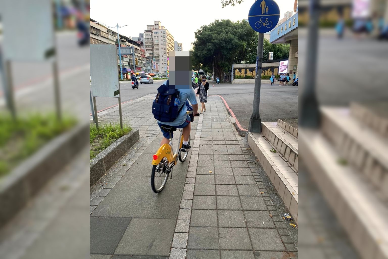 ▲▼學生騎腳踏車上人行道，遭到罵翻。（圖／翻攝臉書／爆怨公社）