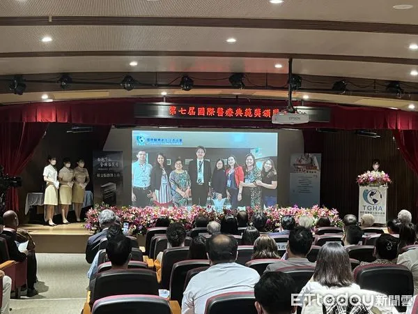 ▲▼ 國際醫療典範獎。（圖／記者嚴云岑攝）