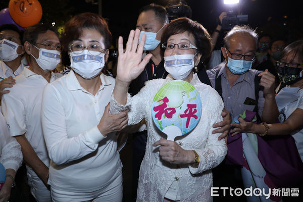 ▲前副總統呂秀蓮出席921「愛和平、保台灣」遊行。（圖／記者林敬旻攝）