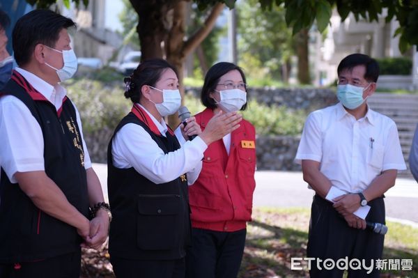 ▲▼蔡英文視察花蓮玉里鎮玉興橋、玉里高級中學及東里車站受損情形。（圖／花蓮縣政府提供，下同）