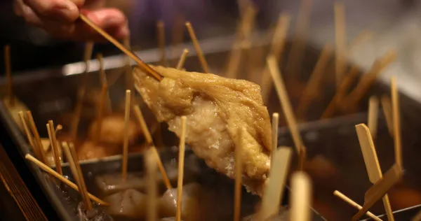 女友指定想吃「黑輪」，男友買關東煮回家卻引發爭吵。（示意圖／達志／美聯社）