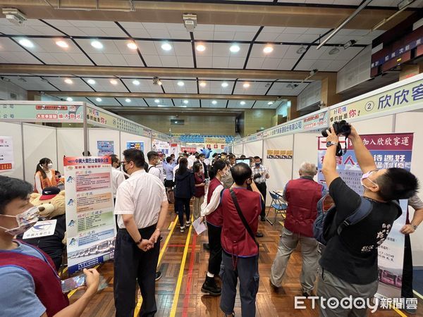 ▲▼公路總局舉辦客運駕駛徵才和留才活動。（圖／記者李姿慧攝）