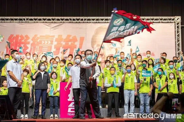 ▲總統蔡英文24日下午出席「挺台南，繼續拚」百工百業後援會支持黃偉哲競選連任活動，超過2000人到場力挺。（圖／記者林悅翻攝，下同）