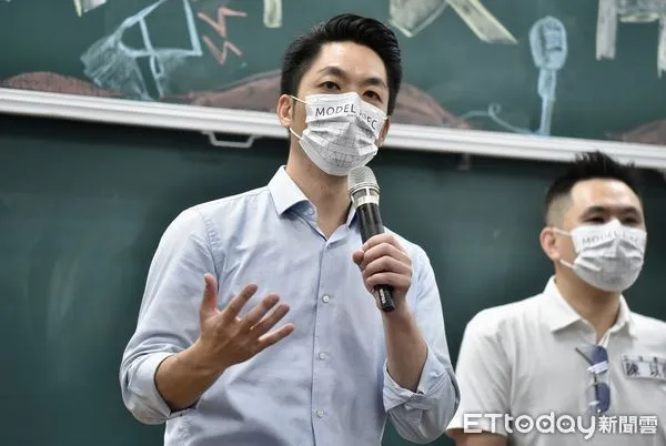 ▲蔣萬安赴台大出席「與市長有約」座談會  。（圖／記者李毓康攝）