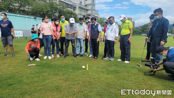 ▲▼陳時中參訪觀山河濱公園槌球運動會。（圖／記者呂佳賢攝）