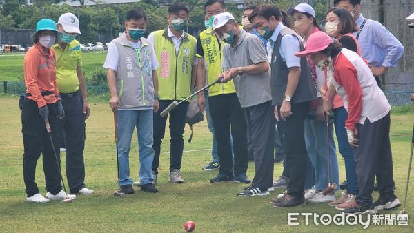 ▲▼陳時中參訪觀山河濱公園槌球運動會。（圖／記者呂佳賢攝）