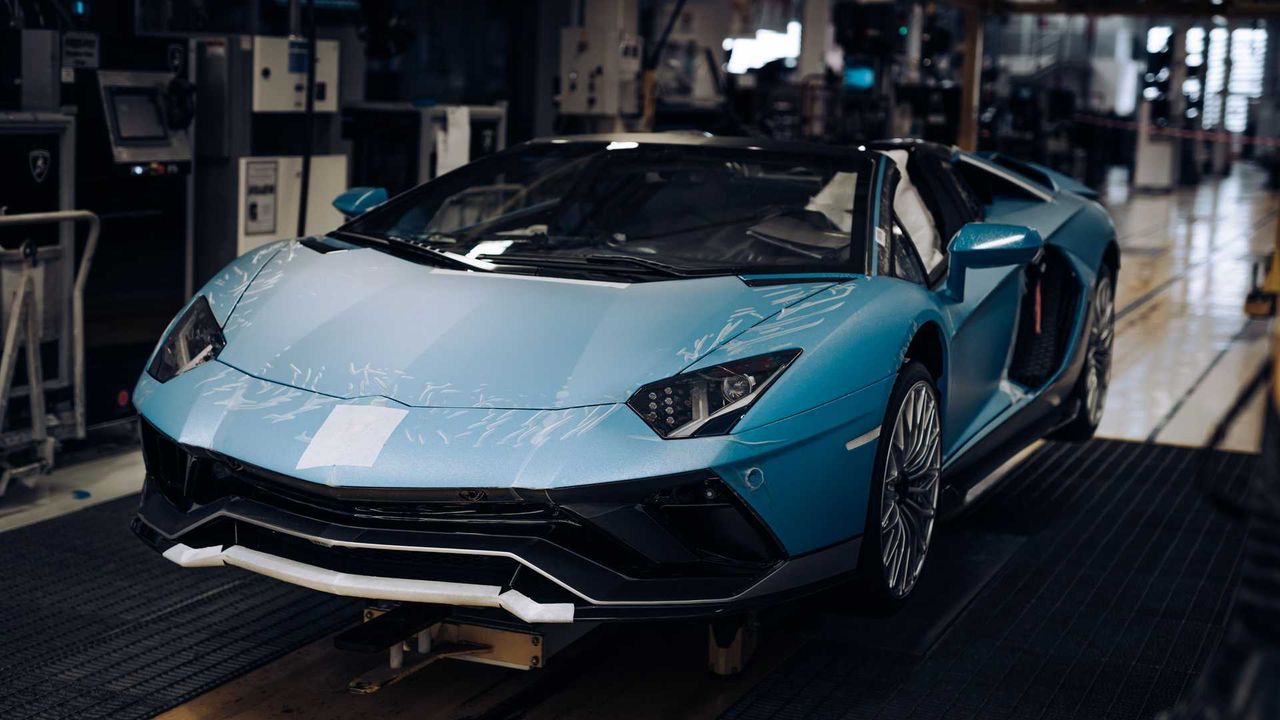 ▲藍寶堅尼Aventador「大牛」下線。（圖／翻攝自Lamborghini）