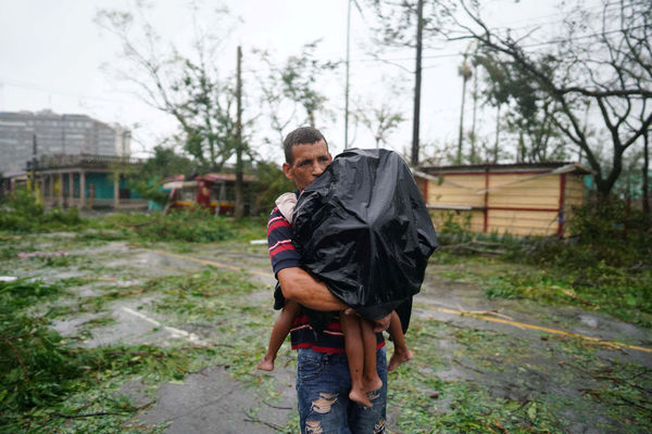 ▲▼颶風伊恩（Hurricane Ian）27日侵襲古巴西部地區。（圖／路透）