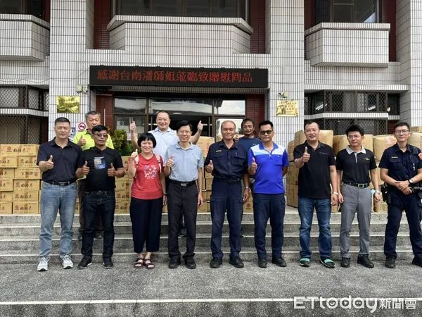 ▲潘敏捷女士至內埔警分局送愛心。            。（圖／記者陳崑福翻攝，下同）