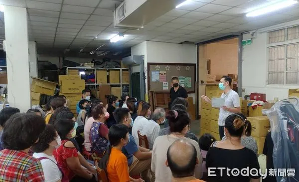 ▲▼台中今年有15人死於大型車輪下，警所長李建興妙喻「連獅子都怕大象」。（圖／警方提供，下同）