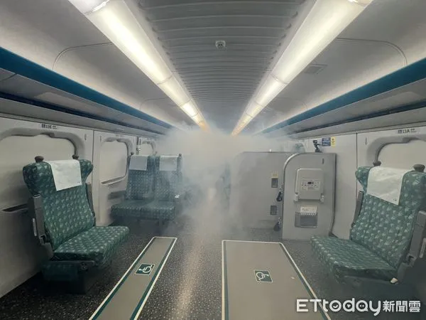 ▲▼高鐵車廂換氣循環，每7分鐘完成一次循環確保車廂空氣品質。（圖／記者李姿慧攝）