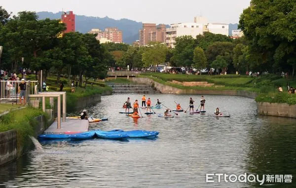 ▲快手刀報名！台中免費立槳體驗又來了，10月2日葫蘆墩輕舟水岸公園玩免驚。（圖／市議員陳清龍提供）