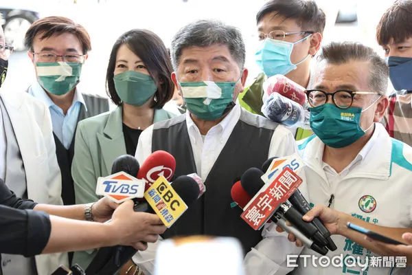 ▲台北市長候選人陳時中出席台北汽車大展。（圖／記者林敬旻攝）