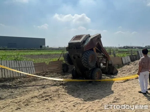 ▲▼台南將軍區推土機壓死人意外。（圖／民眾提供）