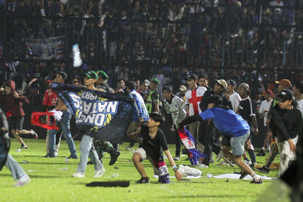 ▲▼ 印尼東爪哇足球賽事中，發生近年來最大規模體育賽事踩踏傷亡事件 。（圖／路透）