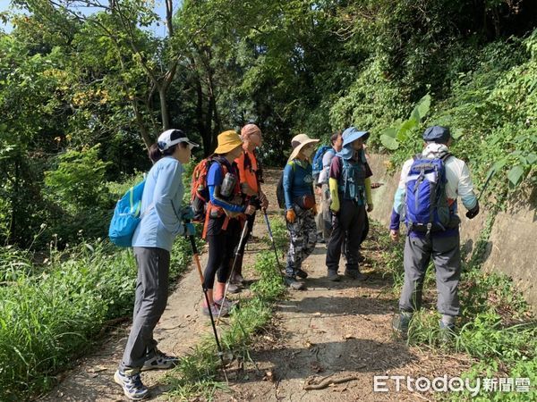 ▲南投林管處與大里自然生態登山協會合作，認養暗影山「生態廁所」。（圖／南投林管處提供）