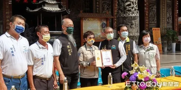 ▲台南正統鹿耳門聖母廟延購置9200餘組5公斤裝的白米、兩公升裝之沙拉油，捐贈給全台南9200餘戶弱勢家庭，希望長輩、弱勢家庭度過溫暖的節日。（圖／記者林悅翻攝，下同）