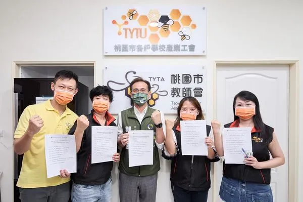 與教師團體交流教育政策  鄭運鵬盼化身為照顧老師與學生的遮雨棚（圖／翻攝自鄭運鵬臉書）