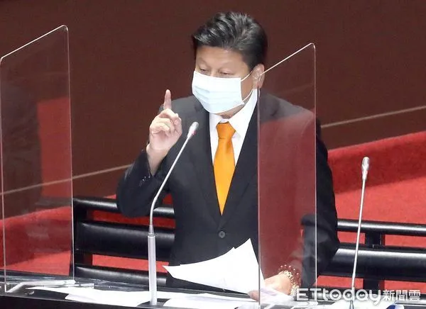 ▲▼行政院長蘇貞昌 進行 112年度中央政府總預算案報告備詢 立委傅崑萁。（圖／記者屠惠剛攝）