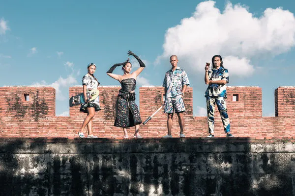 ▲▼2022恆春半島歌謠祭，百年古城牆變成時尚走秀台，還邀請日本心靈歌姬夏川里美與傳藝師共同演出。（圖／半島歌謠祭提供）