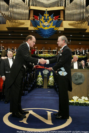 ▲▼夏普萊斯曾於2001年首度獲得諾貝爾化學獎。（圖／翻攝自推特）