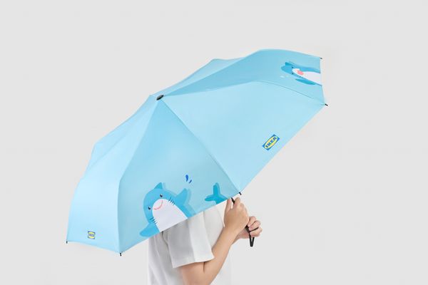 ▲IKEA鯊鯊折疊傘。（圖／IKEA提供）