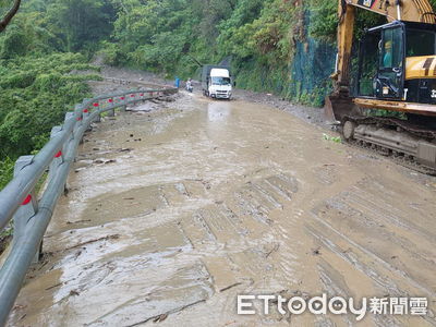 快訊／宜蘭暴雨！舊蘇花公路土石流　武塔至漢本路段緊急封閉