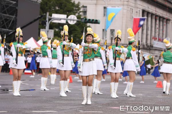 ▲▼國慶大會預演，北一女儀隊。（圖／記者黃克翔攝）