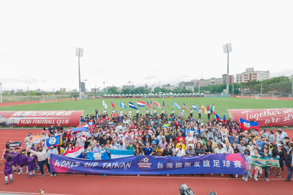 ▲World Cup Taiwan 與會貴賓、工作人員、參賽球員、參賽國旗大合照 。（圖／官方提供）